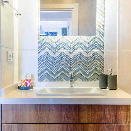 Cozy Flat With Balcony 5 Min To Marina Apartment Cesme