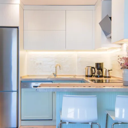 Cozy Flat With Balcony 5 Min To Marina Apartment