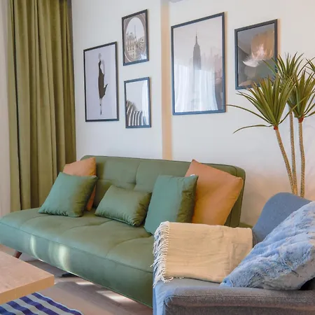 Cozy Flat With Balcony 5 Min To Marina Apartment